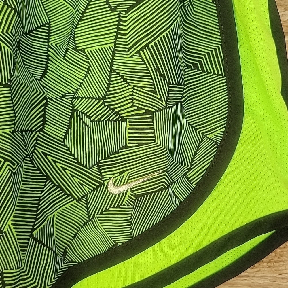 Nike Dri-Fit Tempo Running Athletic Shorts Neon Green/Black Size XSmall